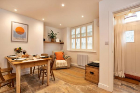 Finest Retreats - Courtyard Cottage